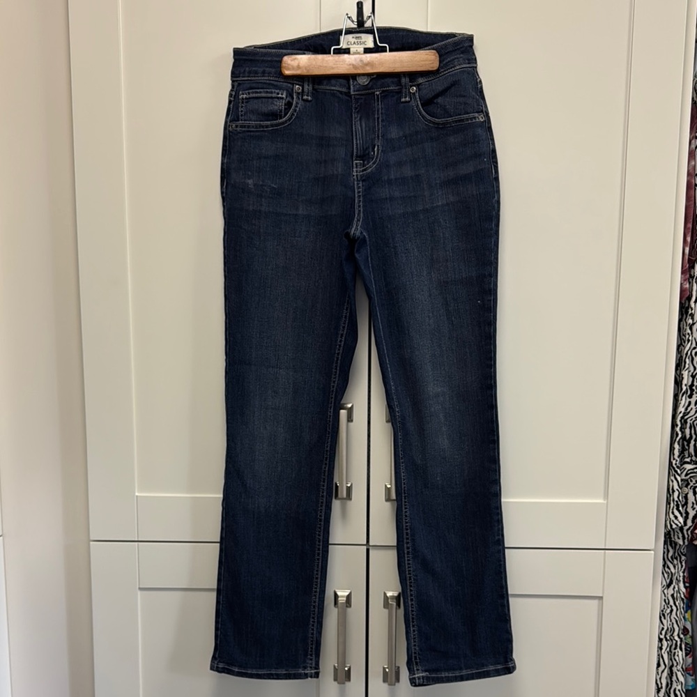 Blue Straight Leg Jeans with Classic Fit